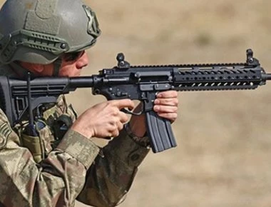 Το πρώτο τουρκικό τυφέκιο ΜΡΤ-55 παραδόθηκε στην φρουρά του πρωθυπουργού Μ. Γιλντιρίμ